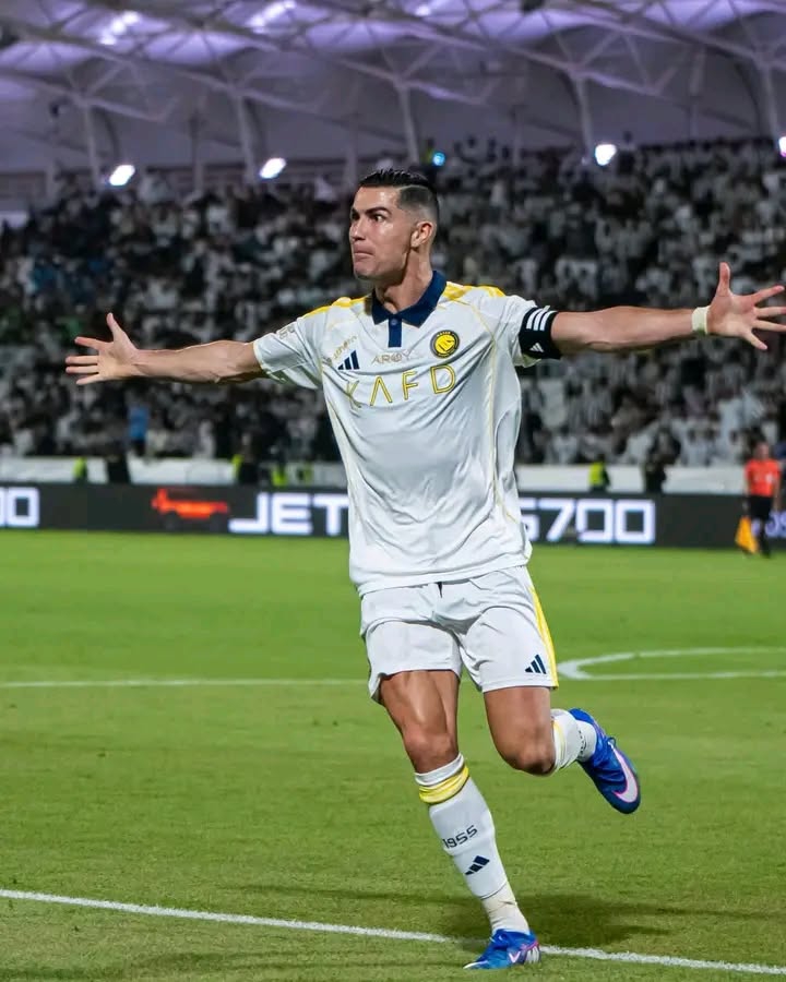 Cristiano Ronaldo continue d&rsquo;écrire l&rsquo;histoire :le cap des 100 buts franchi en Saudi Pro League !