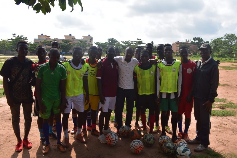 RESODE-BENIN fait un don de ballons à SITATUNGA FC d’Abomey-Calavi !